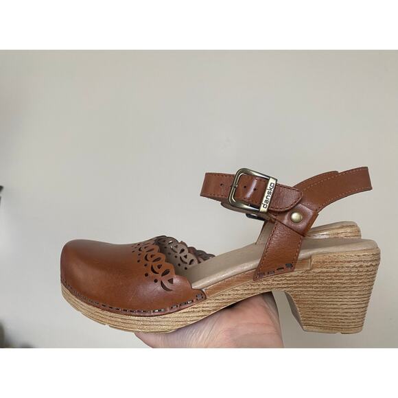 EUC Dansko Marta Mary Janes Camel / Brown Size 40/ US 9.5-10 - Picture 3 of 6